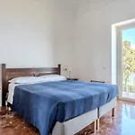 Maremonti Apartment