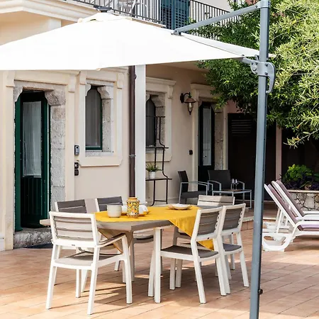 Maremonti Apartment *